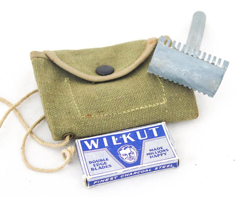 WW2 British army issue razor with pouch