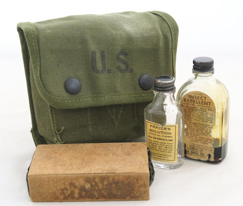 WW2 US army M2 jungle 1st aid kit - Avery 1945