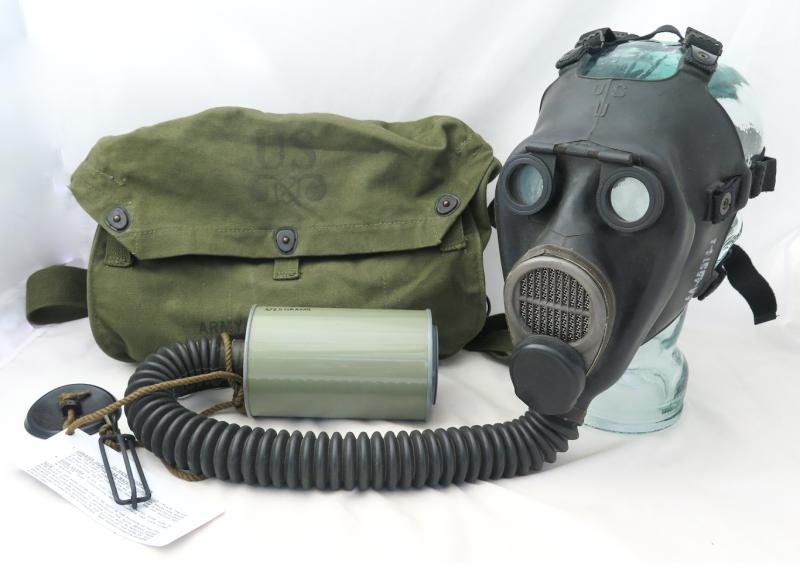 Post-war US army optical gas mask M1A1-10-6