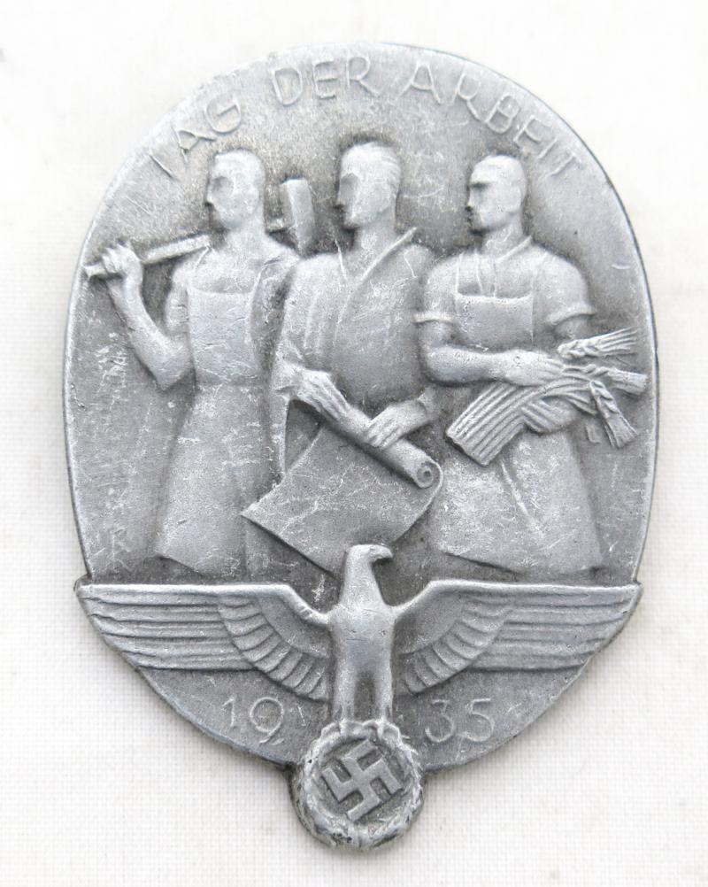 German Third reich period day badge Tag der arbeit - labor day badge 1935