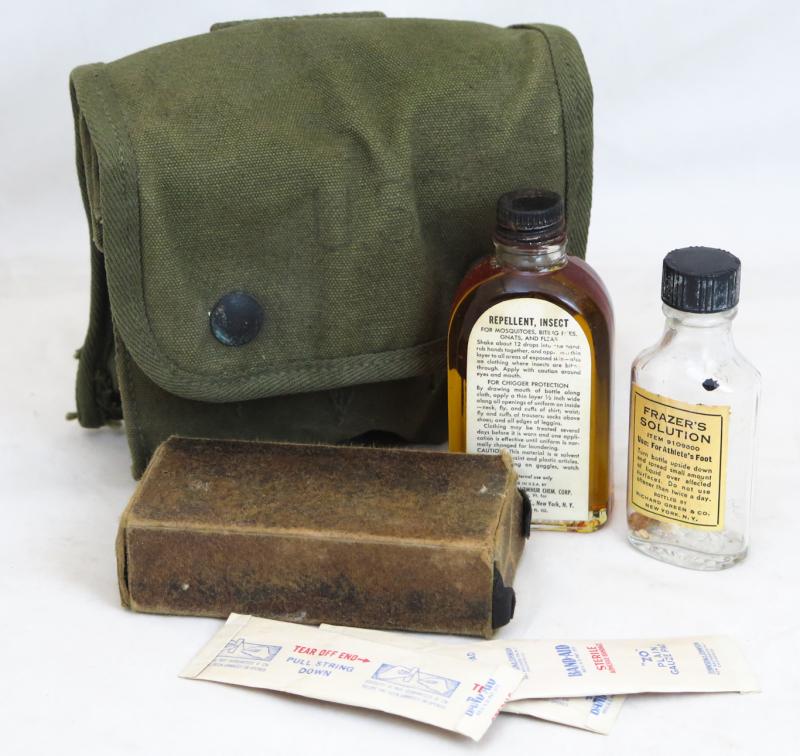 WW2 US M2 jungle 1st aid kit - Richard Green 1945