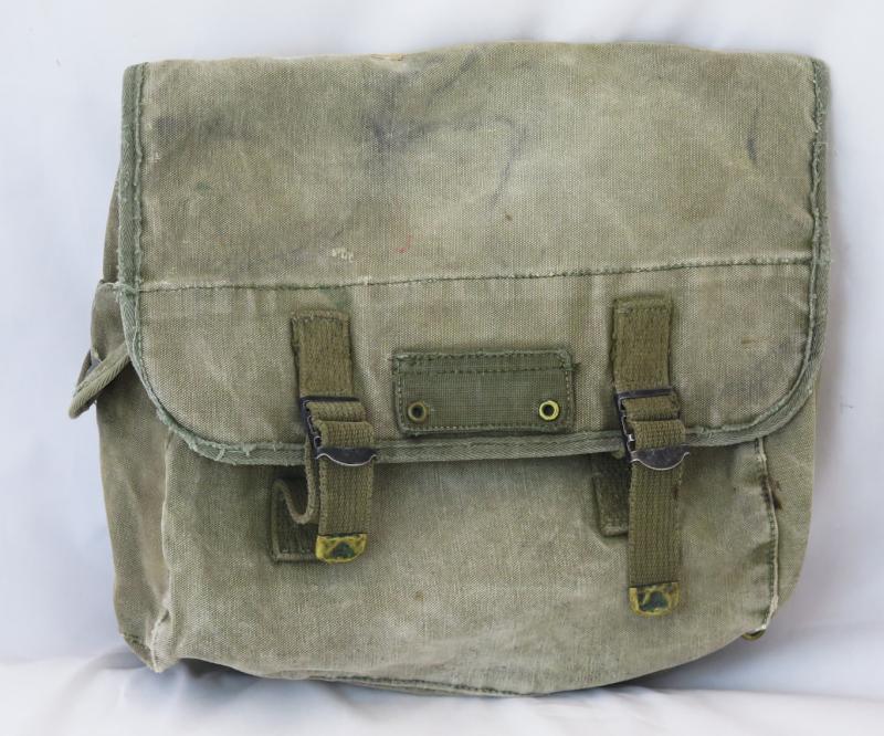 WW2 US army M1936 musette bag - late war
