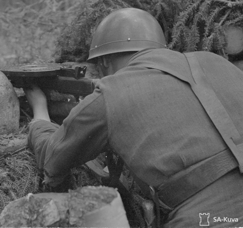 Dragoon Militaria | WW2 Finnish army M40 Wärtsilä steel helmet - 69W