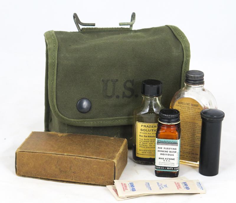 WW2 US M2 jungle 1st aid kit - J.A Shoe1945