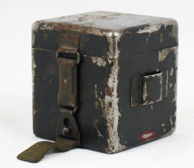 WW2 German battery box for optic illumination