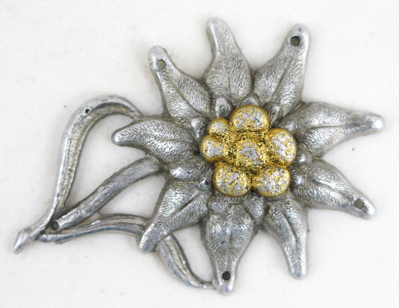 WW2 German Wehrmacht Gebirgsjäger edelweiss cap badge