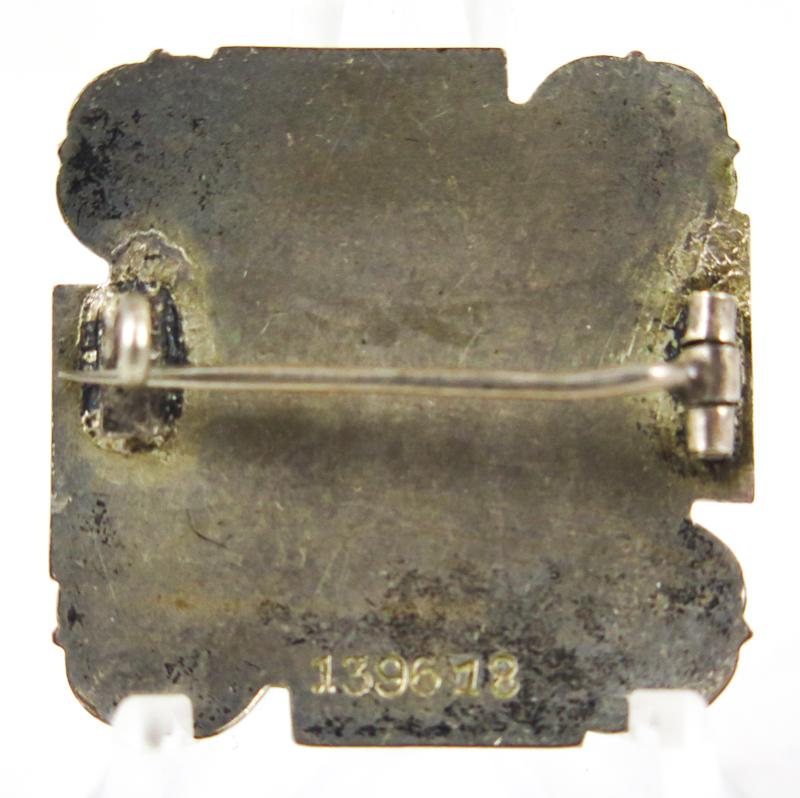 WW2 Finnish Lotta-Svärd membership brooch wartime issue