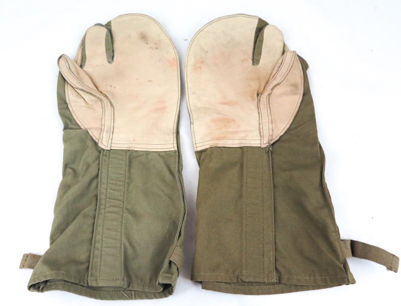 WW2 US army trigger finger mittens