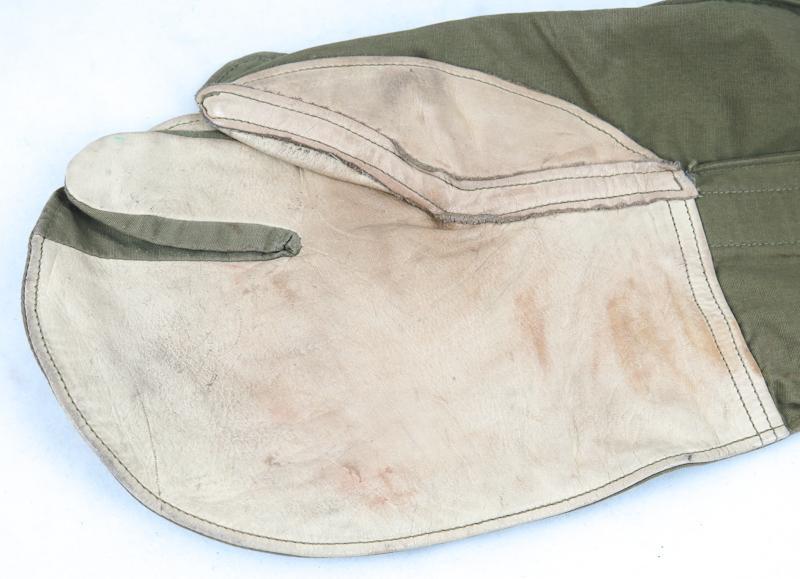 WW2 US army trigger finger mittens