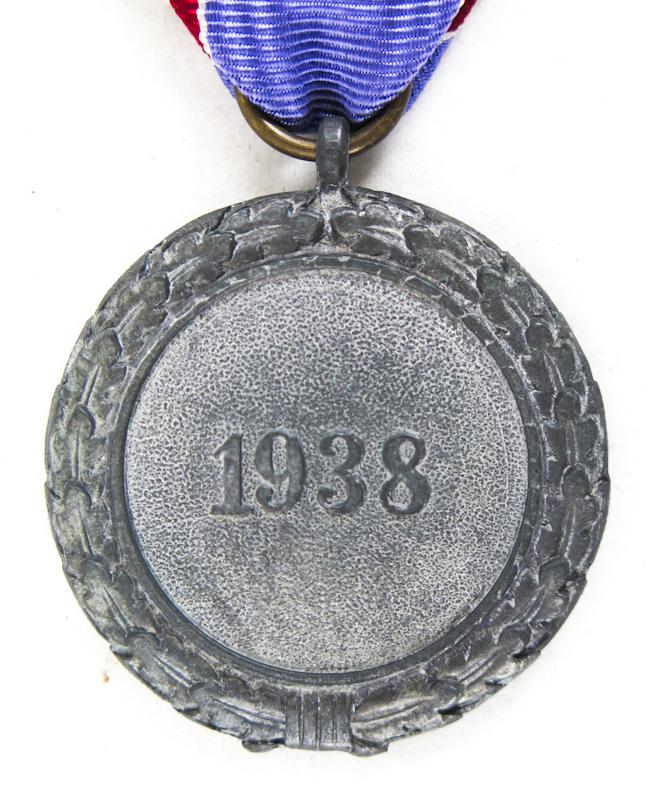 WW2 German Luftschutz air raid defence 2nd class medal with award document