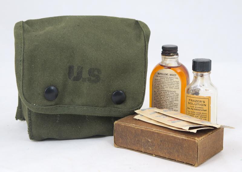 WW2 US army M2 jungle 1st aid kit - Five Filer Bros 1945