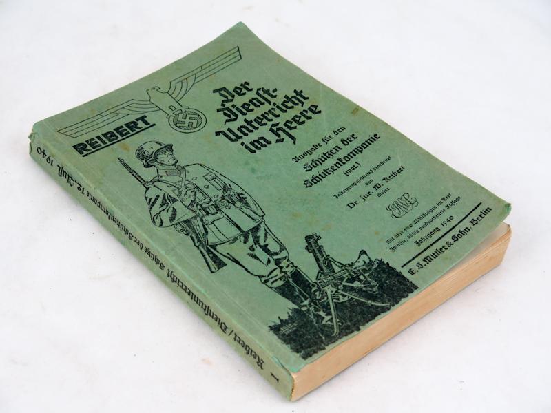 WW2 German Reibert series soldier hand book - Motorized  infantry 1940