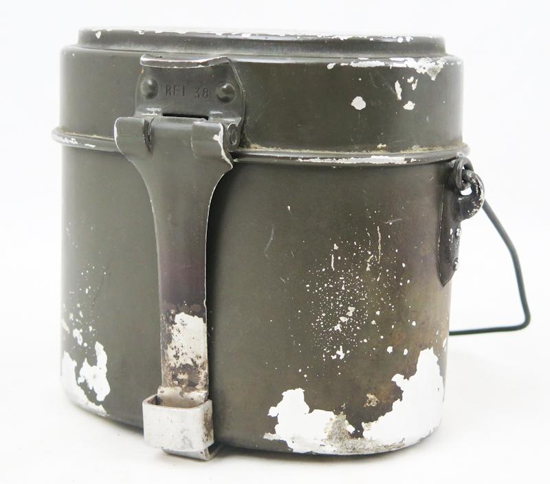 WW2 German Wehrmacht/Waffen-SS M31 mess kit with strap - early war