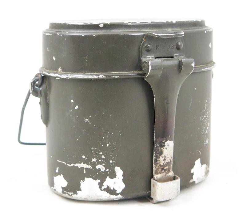 WW2 German Wehrmacht/Waffen-SS M31 mess kit with strap - early war