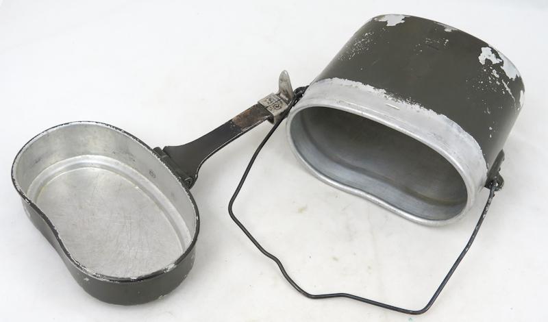 WW2 German Wehrmacht/Waffen-SS M31 mess kit with strap - early war