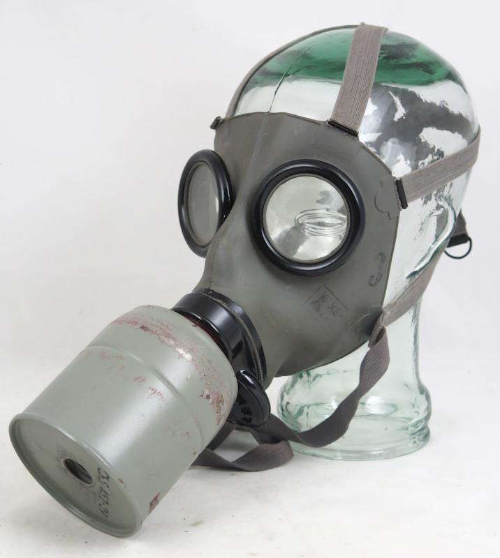 WW2 Finnish army Czech gas mask model F - Chema