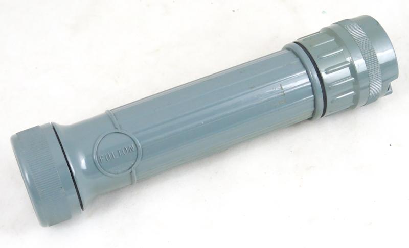 Cold war US Navy flash light MX-993/U - Vietnam period