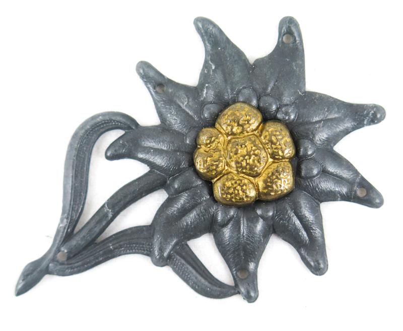 WW2 German Wehrmacht Gebirgsjäger edelweiss cap badge - maker marked G.B.41