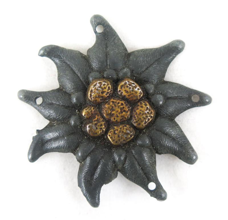 WW2 German Wehrmacht Gebirgsjäger edelweiss cap badge