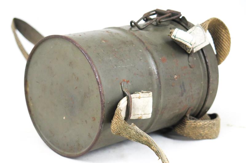 WW1 German M1917 gas mask canister - ersatz strap