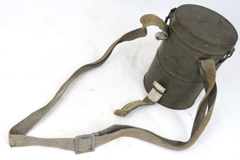 WW1 German M1917 gas mask canister - ersatz strap