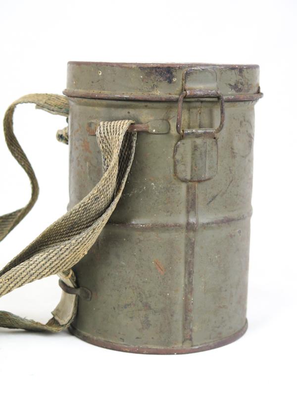 WW1 German M1917 gas mask canister - ersatz strap