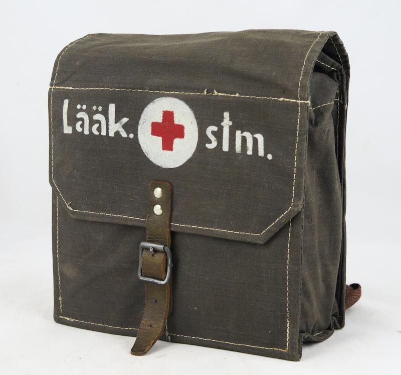 WW2 Finnish medics first aid bag M/43