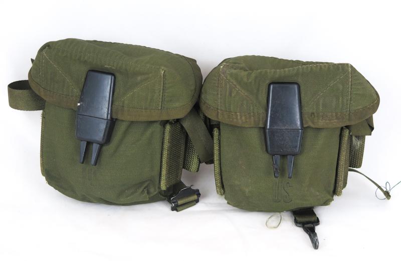 Cold war Vietnam  US army M1967 M16 20 round mag pouch - 1970