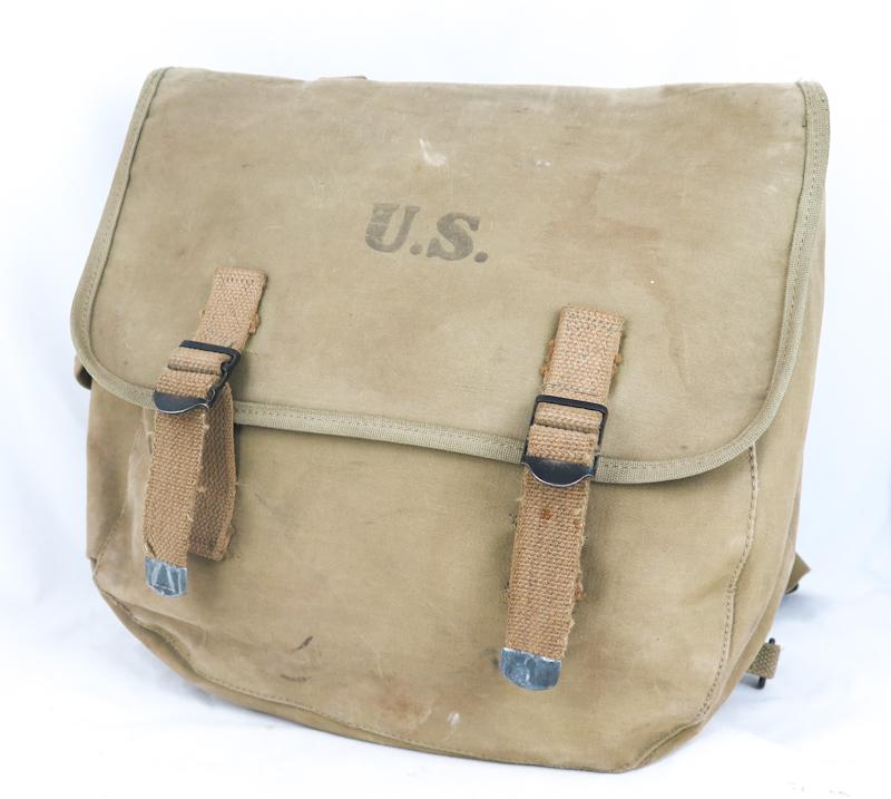 WW2 US army M1936 musette bag with shoulder strap -  rubberised 1942