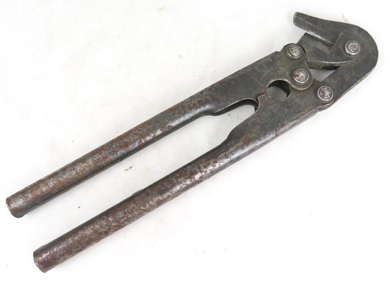 WW2 Finnish army barbed wire short scissors with pouch
