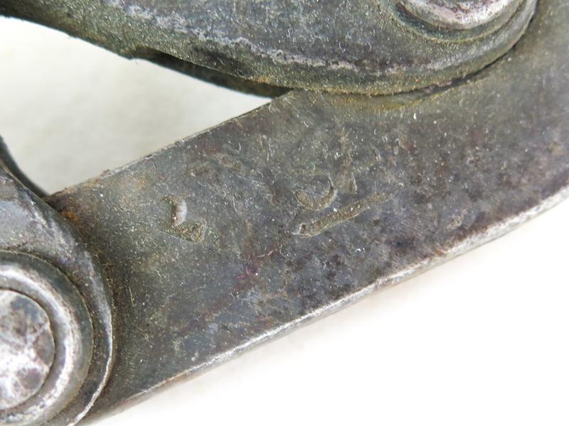 WW2 Finnish army barbed wire short scissors with pouch