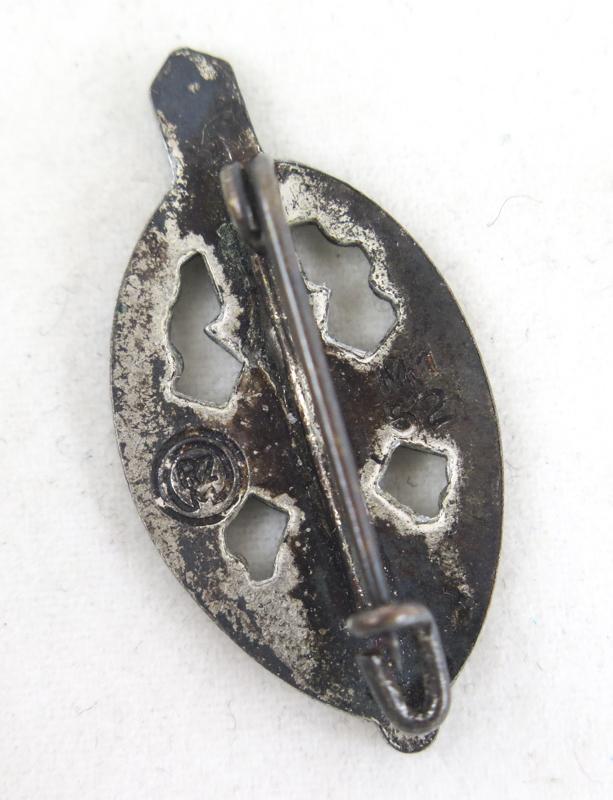 WW2 German NSKOV member badge - RZM M1/52