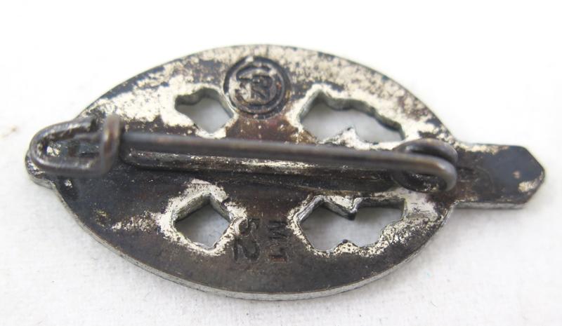WW2 German NSKOV member badge - RZM M1/52