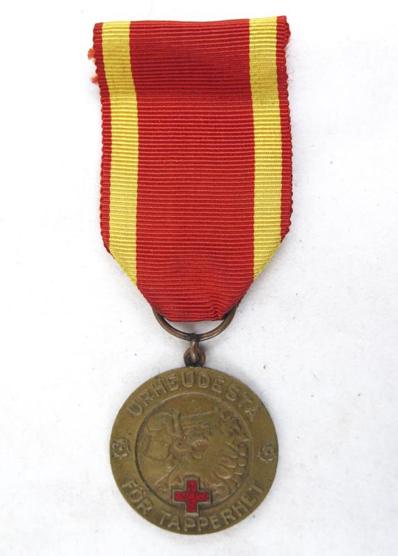 WW2 Finnish Freedom medal 2nd class with Red cross 1941