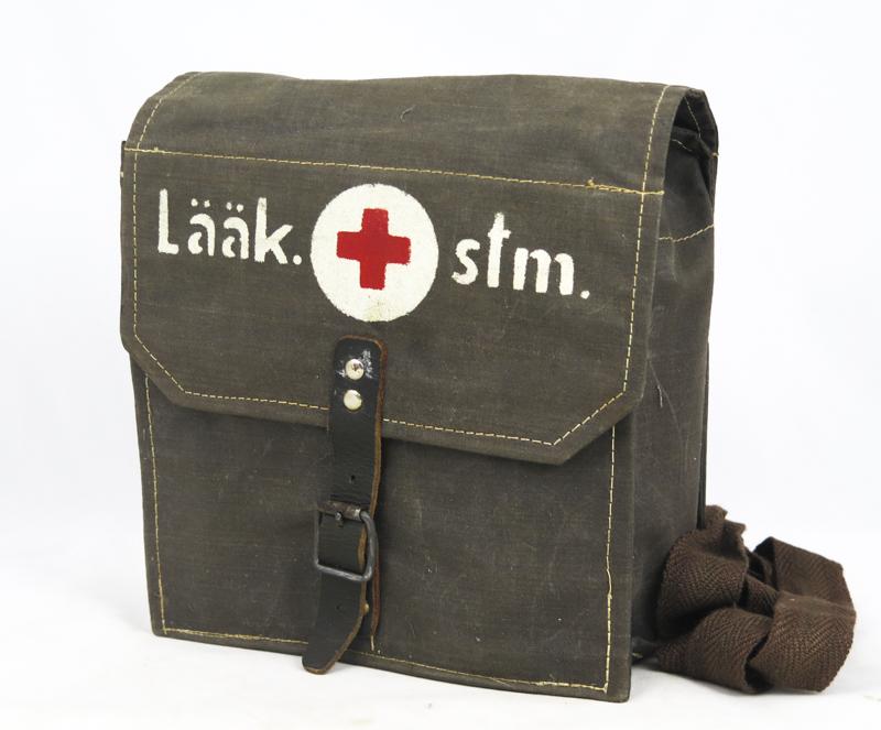WW2 Finnish medics first aid bag M/43